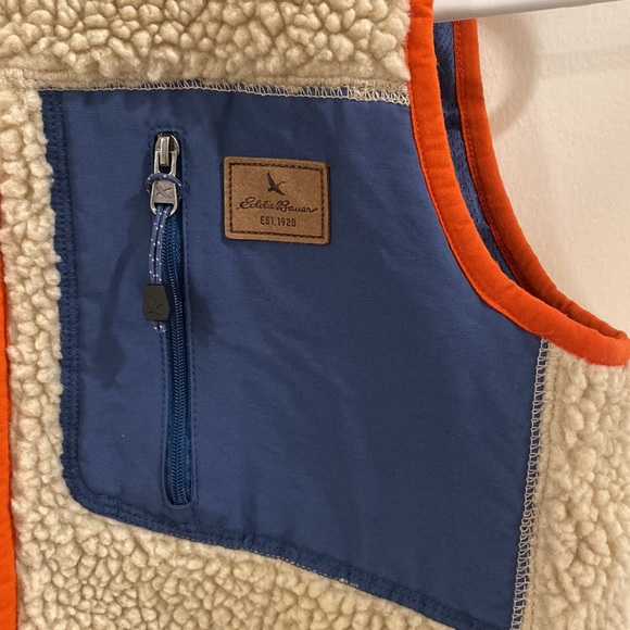 Eddie Bauer- Fur Vest. Size XS. - Picture 5 of 8